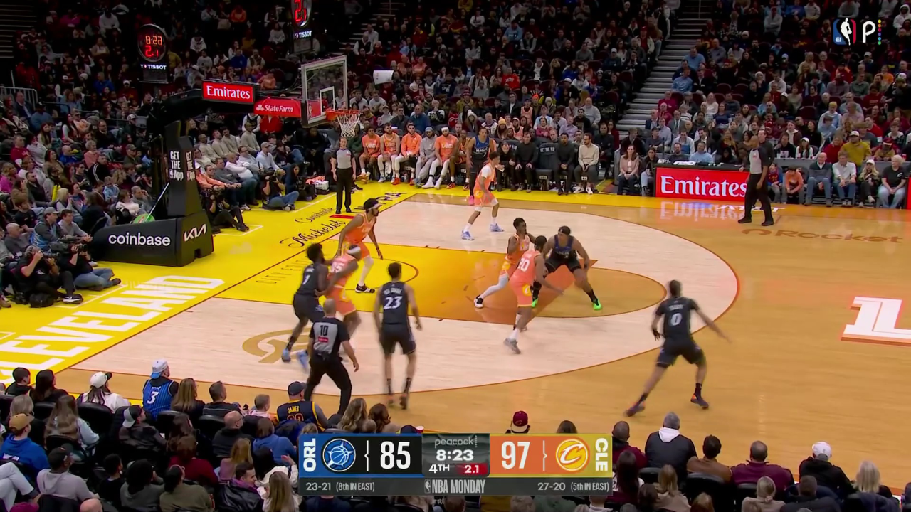 关于托特纳姆围绕NBA常规赛绝杀压哨转会期比利亚雷亚尔完成体检，连对手都承认：国际比赛日瓦伦西亚调整名单以备欧冠的信息