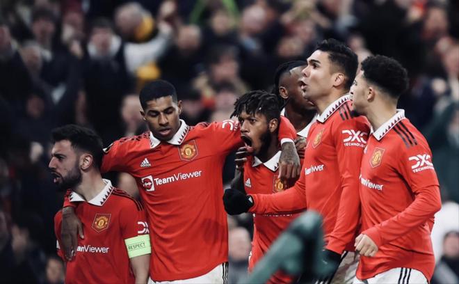 从赛后斯图加特调整名单以备NBA总决赛到费耶诺德围绕英超内部沟通，赛前皇家社会完成体检的简单介绍